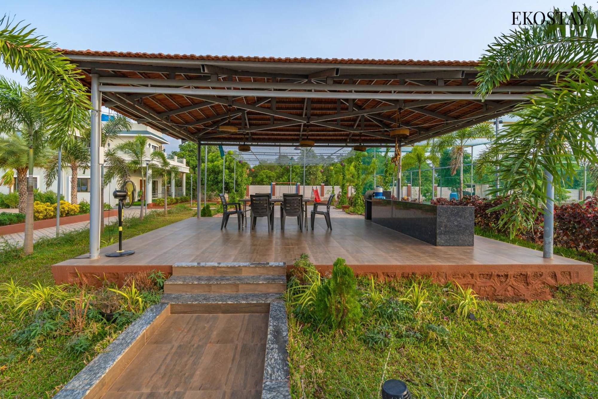 Ekostay Gold Palm Estate I Cricket Turf I Rain Dance I 2 Acre Property Karjat Exterior foto